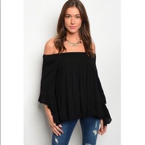 🌻Black Off The Shoulder Shirt🌻